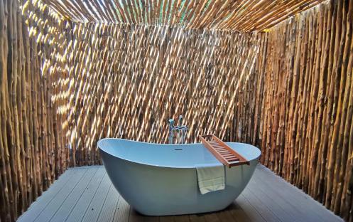 SAII PHI PHI ISLAND - TWO BEDROOM HILLSIDE POOL VILLA BATHTUB